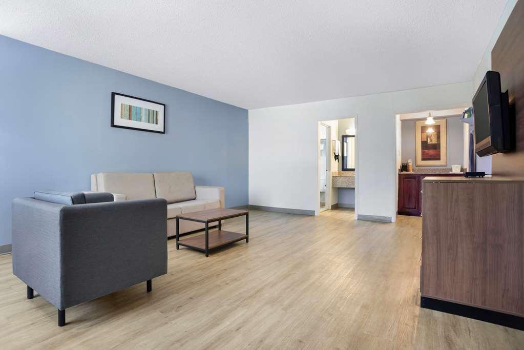 Quality Inn & Suites Near Lake Eufaula Oda fotoğraf