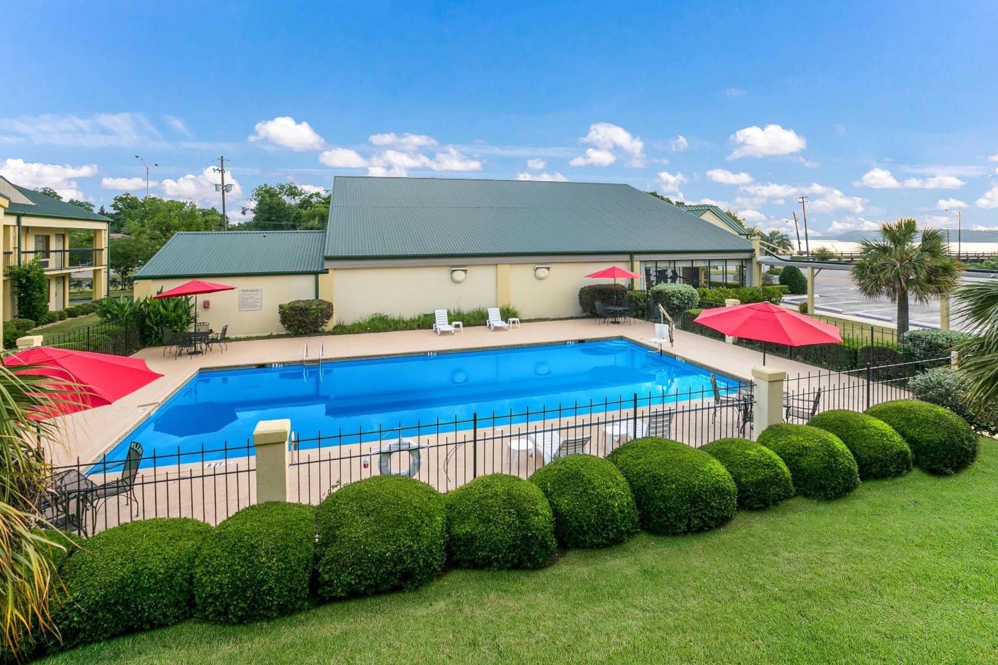 Quality Inn & Suites Near Lake Eufaula Dış mekan fotoğraf
