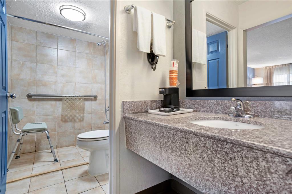 Quality Inn & Suites Near Lake Eufaula Oda fotoğraf